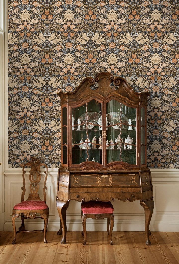 Dutch First Class Tales of the Manor behang Fleurmont Charcoal Orange 91900