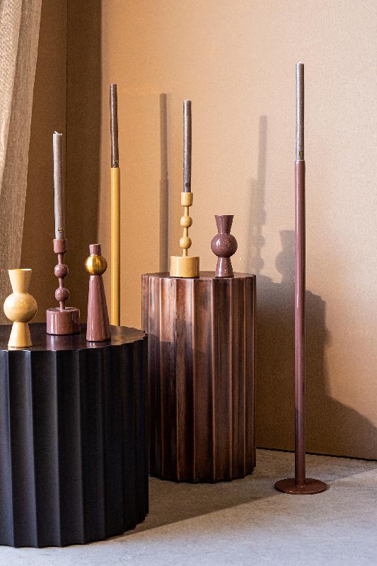 PTMD Bisson Red iron candleholder cone with gold bal